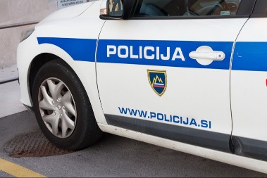 SRBIN POGINUO DOK JE BEŽAO OD POLICIJE U SLOVENIJI Stradao nakon što je izašao iz vozila!